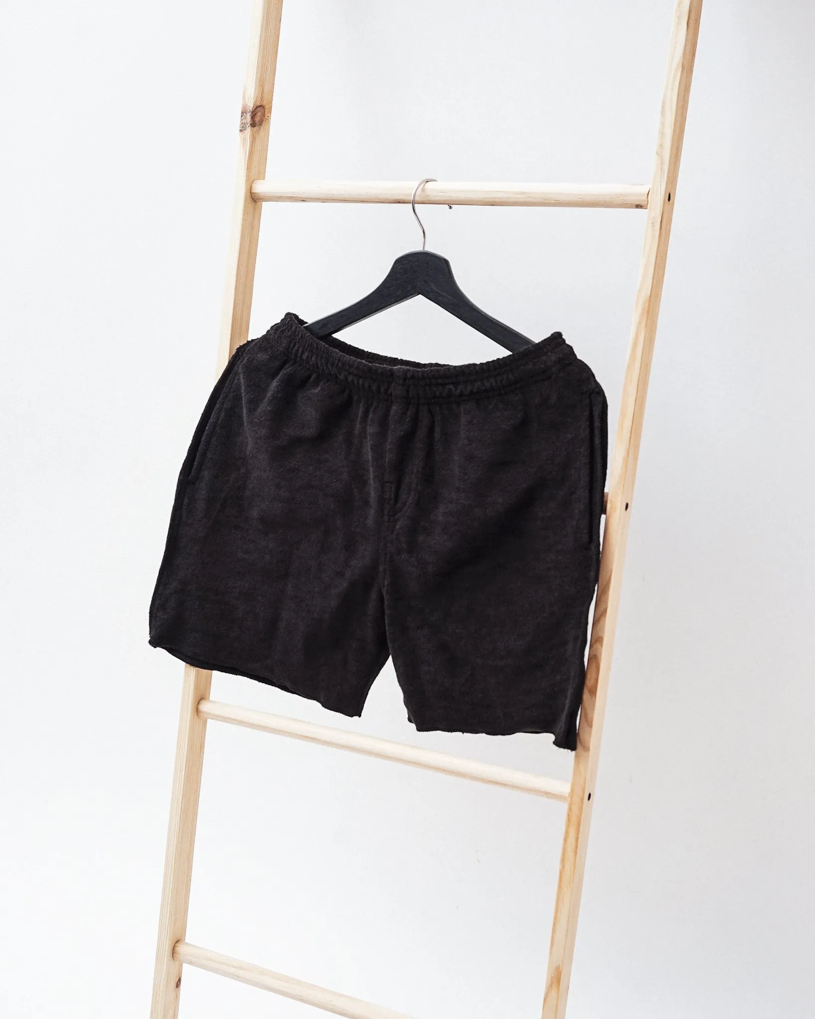 ANTHRACITE TOWEL RAW FINISH SWEATSHORTS
