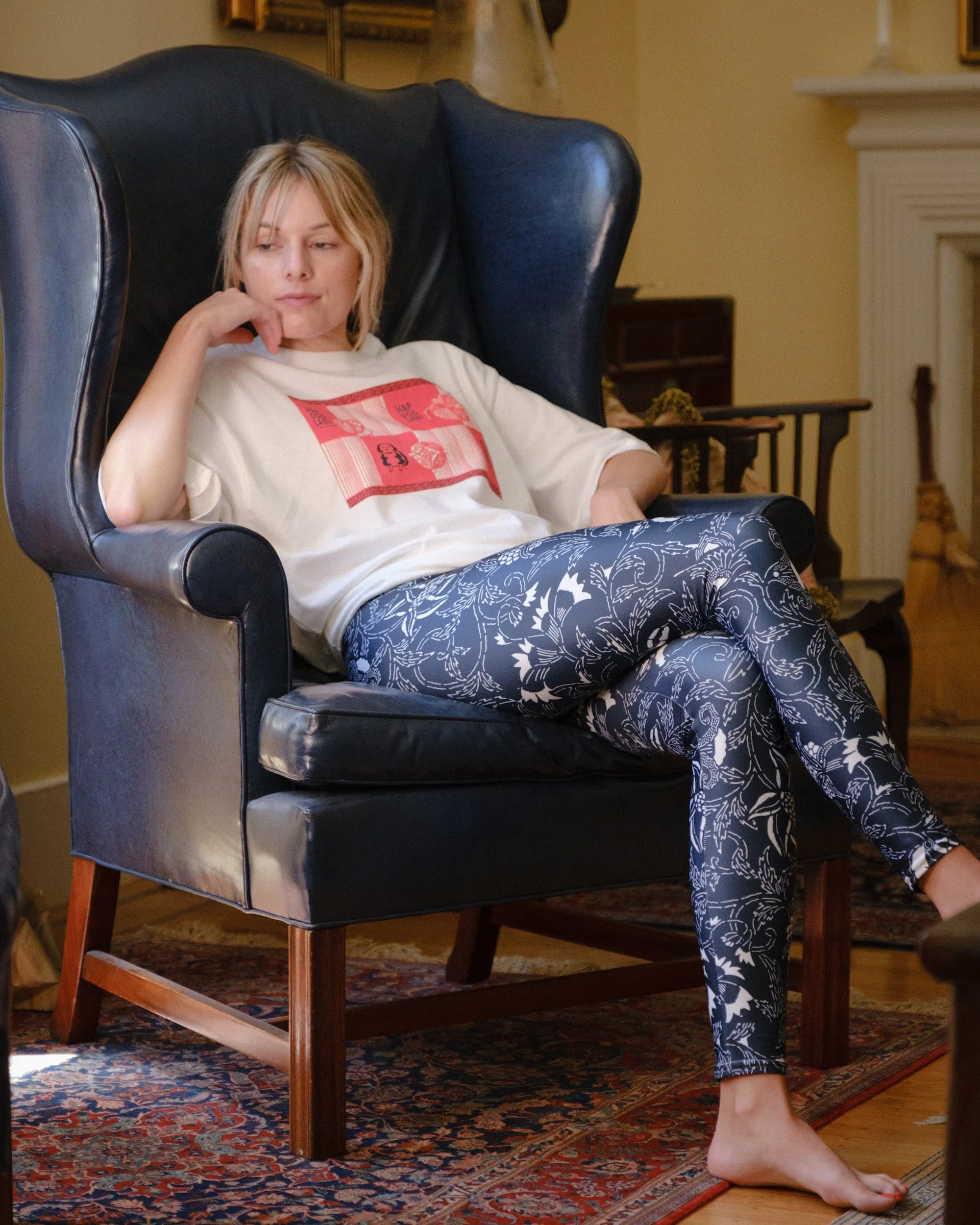 Arabesque Floral Artwork Leggings