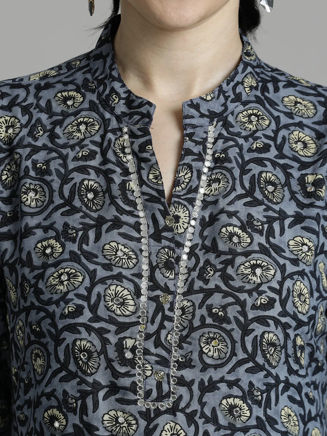 Floral Dark Grey Printed Kurta Set With Tie-Dye Dupatta