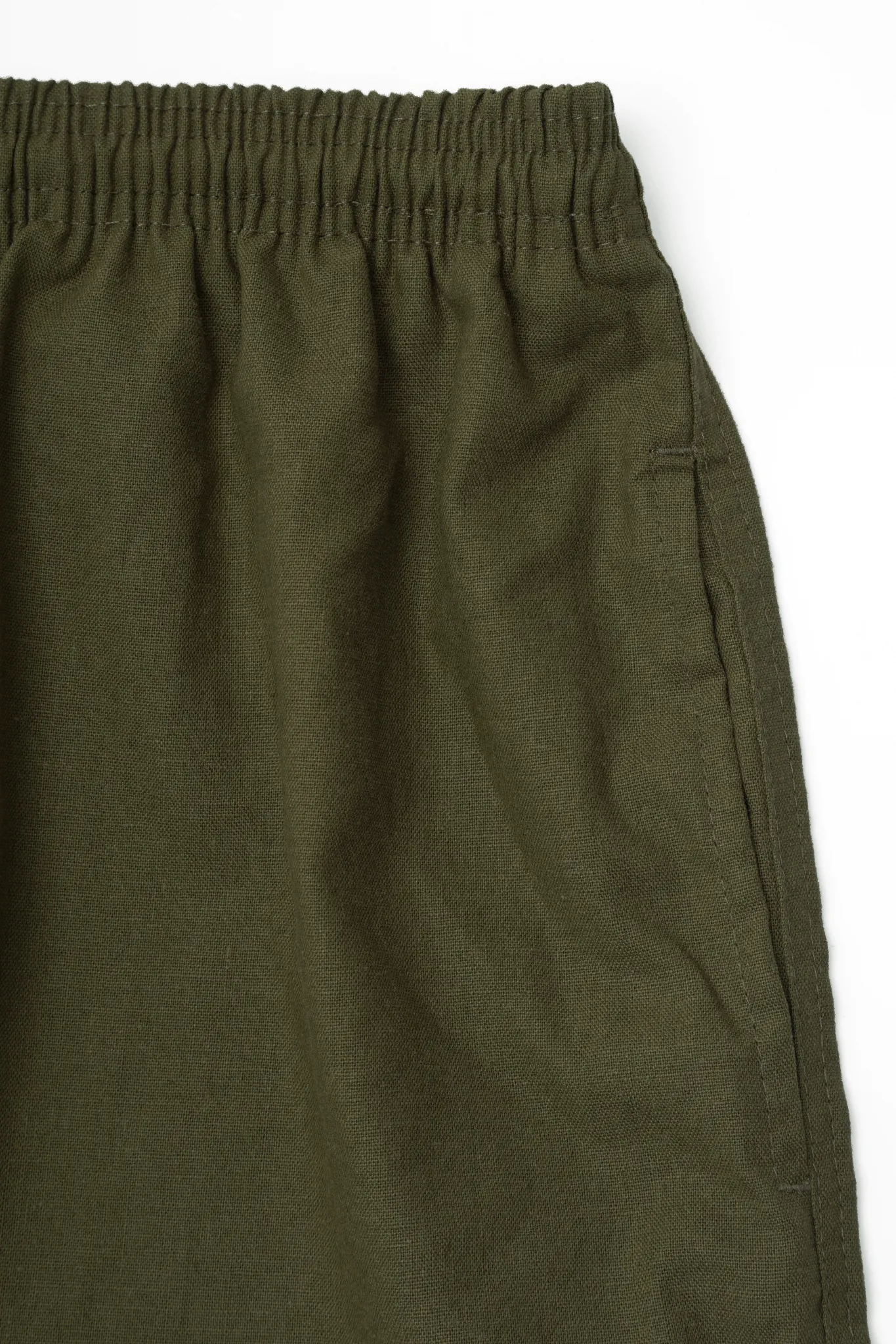 LINEN HOUSE SHORTS IN MOSS GREEN