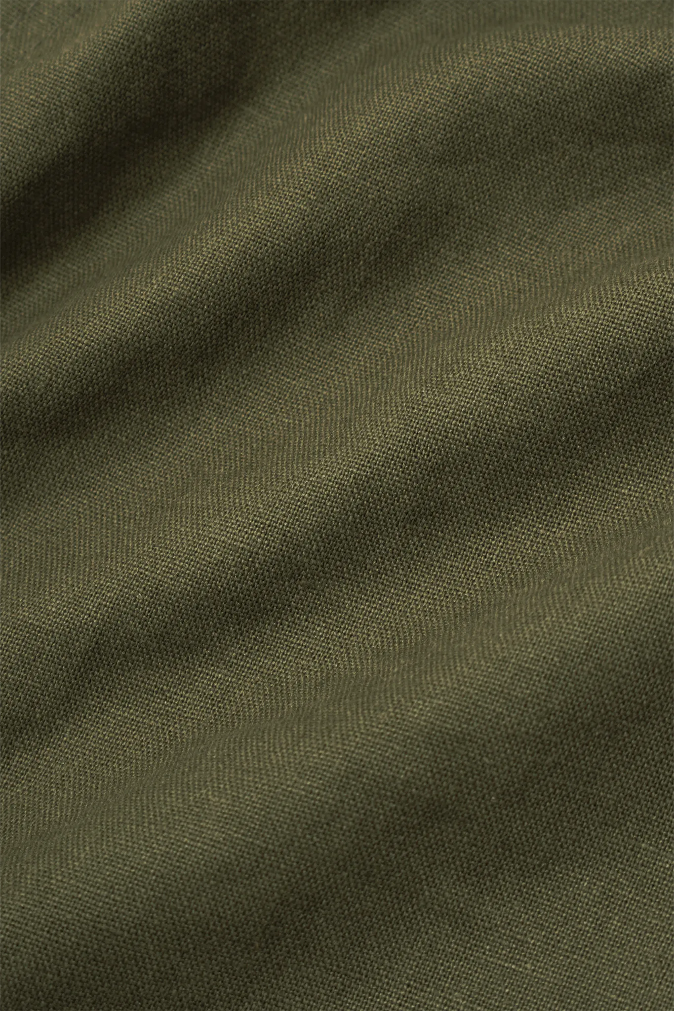 LINEN HOUSE SHORTS IN MOSS GREEN
