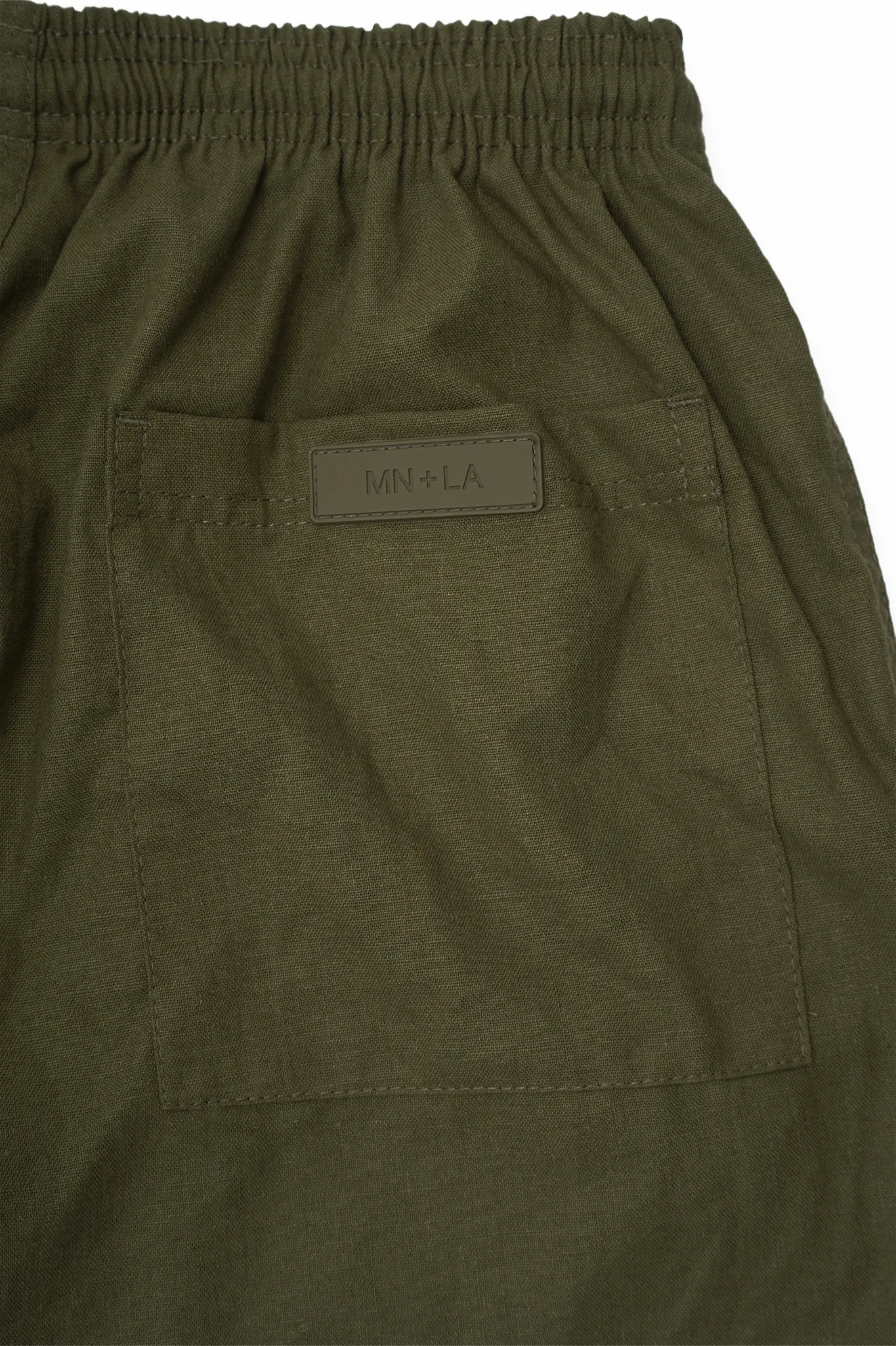 LINEN HOUSE SHORTS IN MOSS GREEN