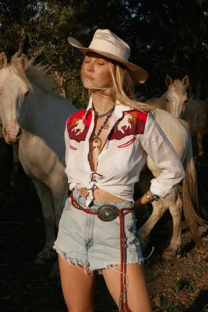 Livin’ In The Country Linen appliqué Western Blouse
