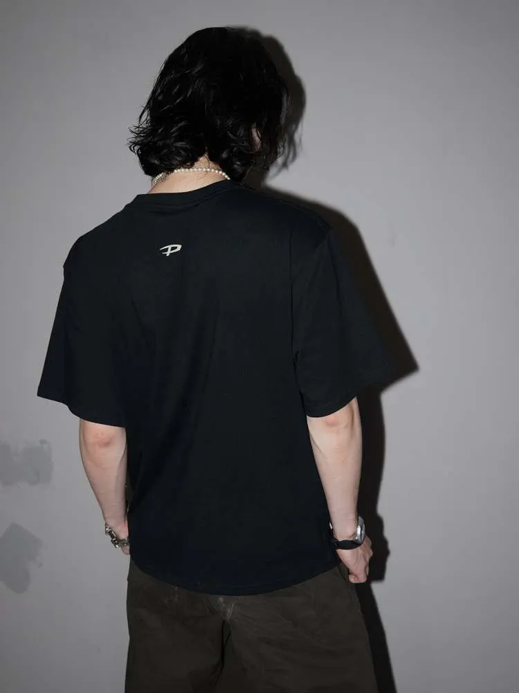 loose short-sleeved gender-free top