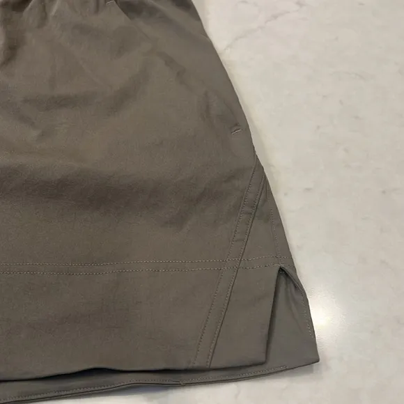 Lululemon Cinchable Waist High-Rise Woven Short 3.5&quot; Nomad Size Large