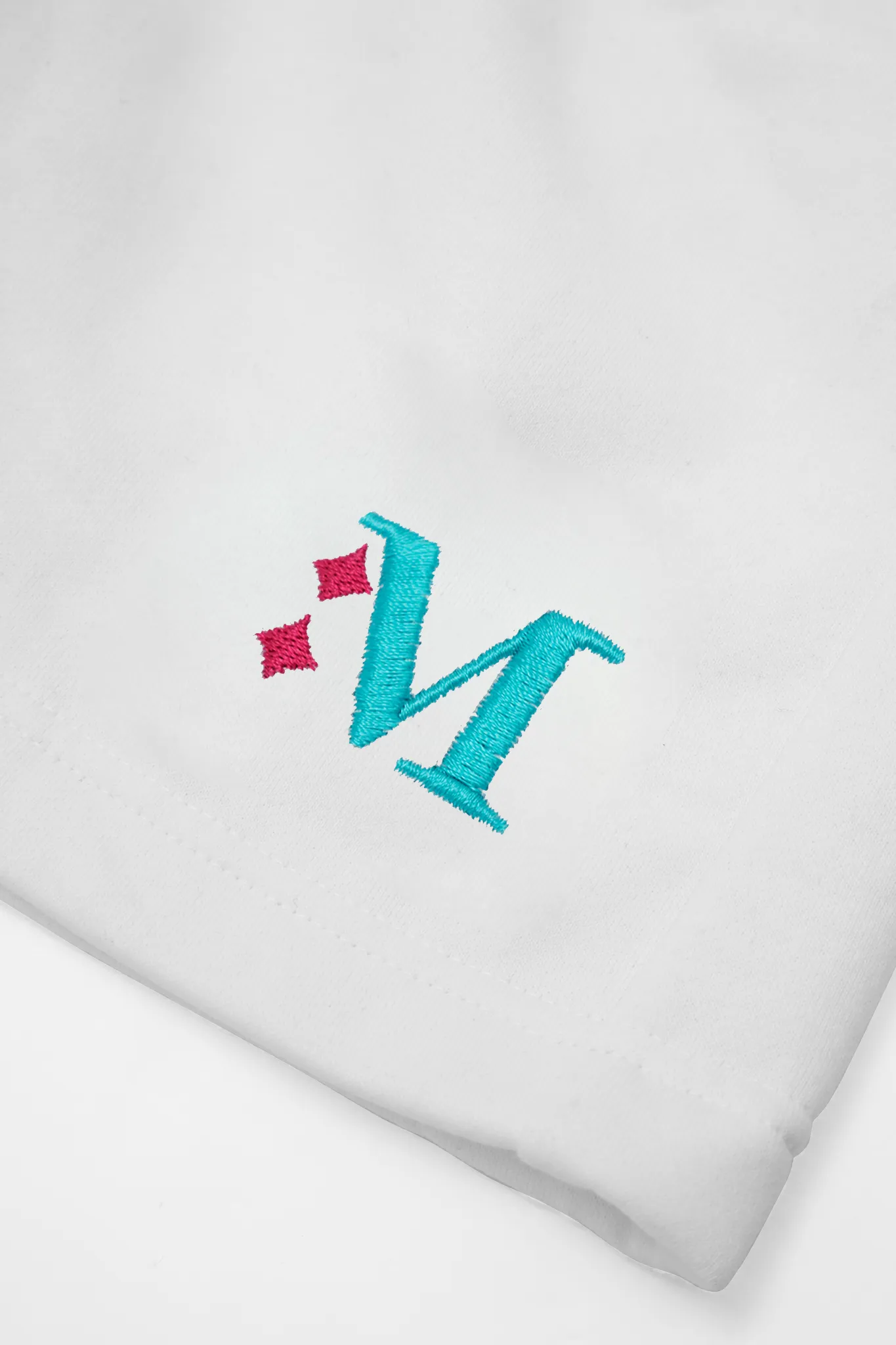 M'$ & DIAMONDS SWEATSHORTS IN WHITE