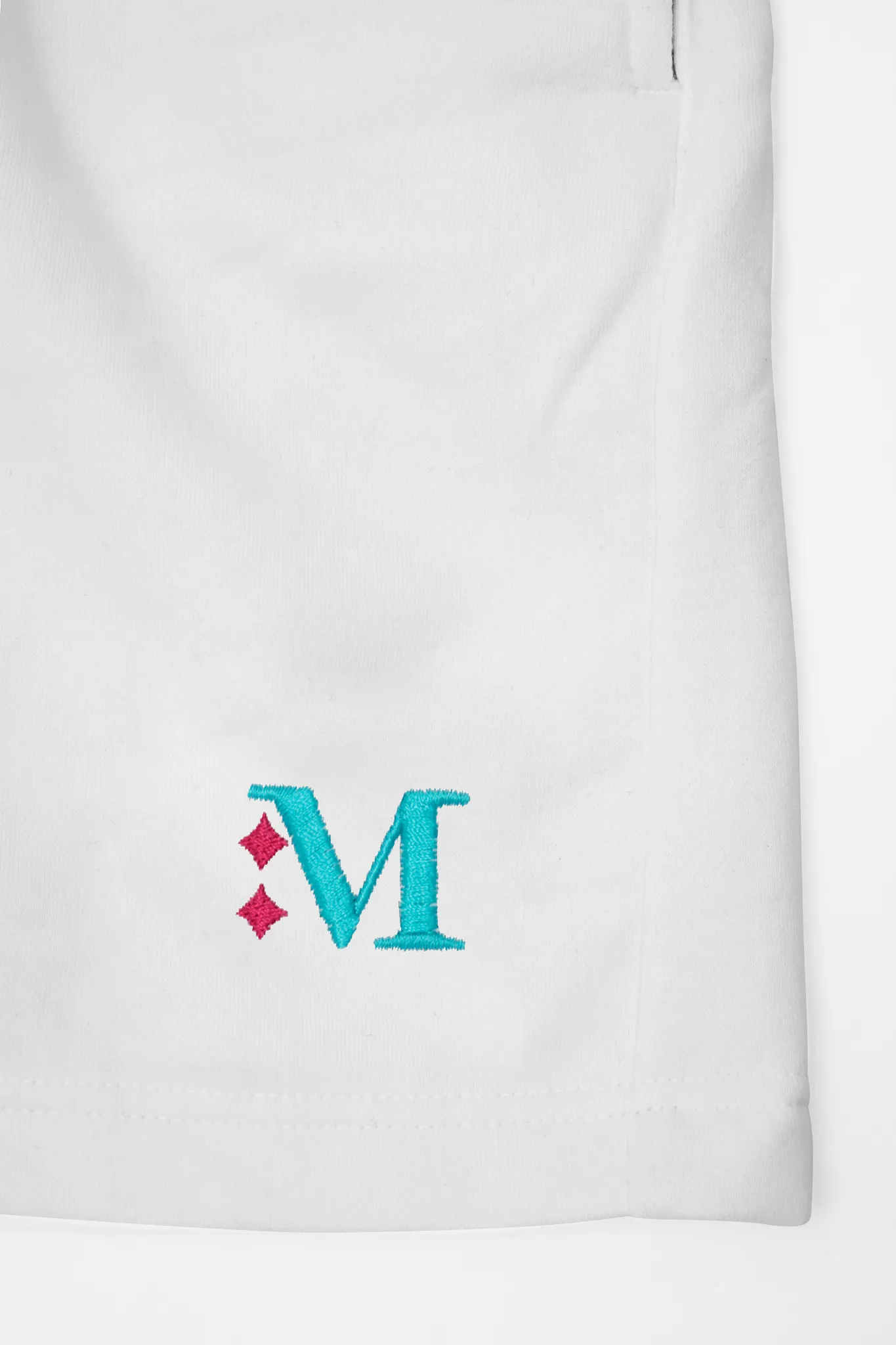 M'$ & DIAMONDS SWEATSHORTS IN WHITE
