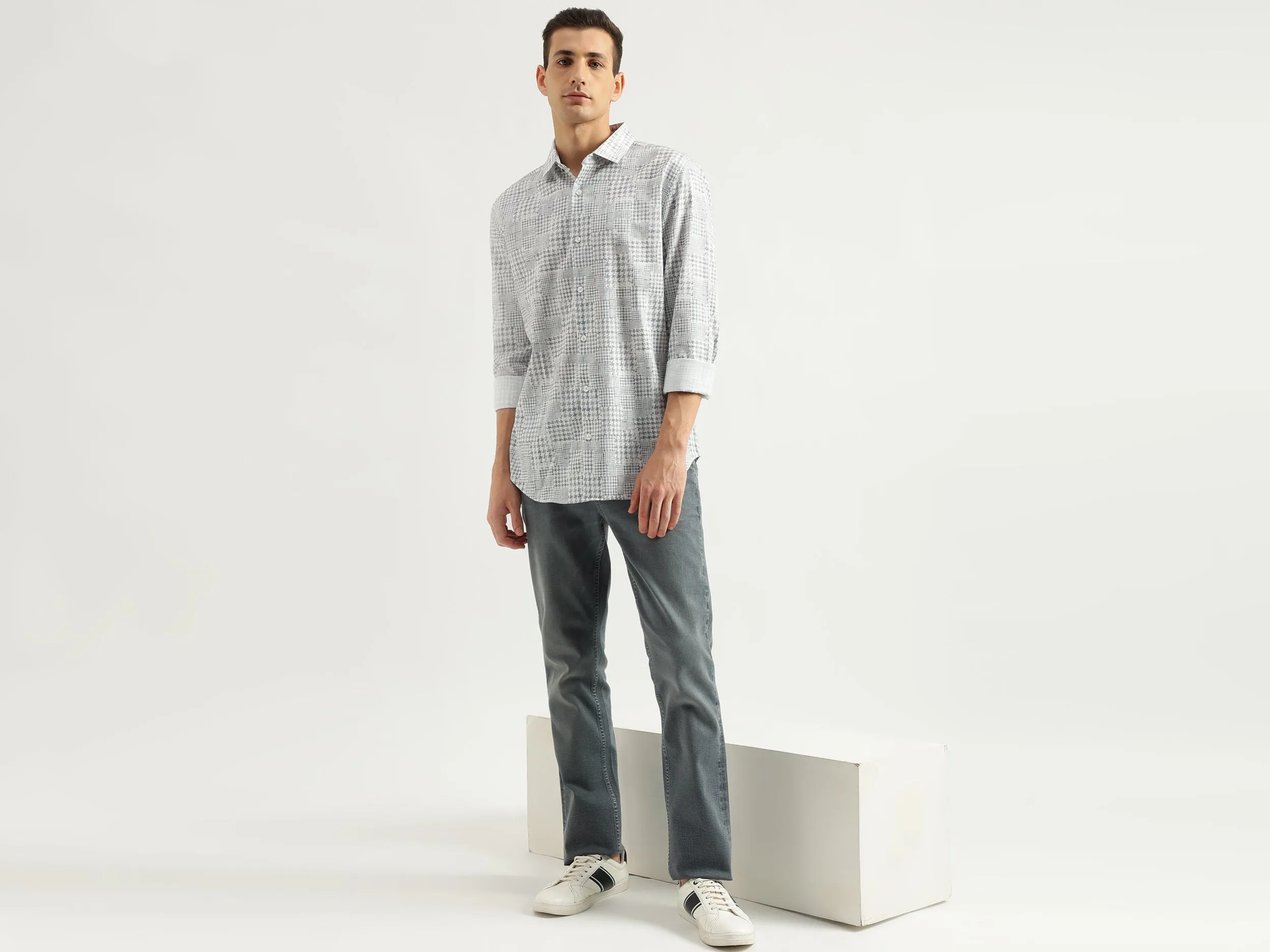 Men's Slim Fit Spread Collar Printed Shirts