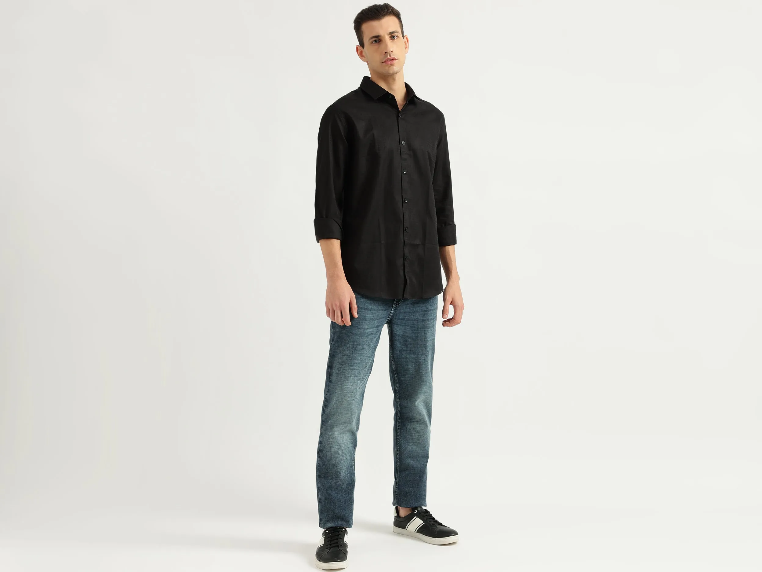 Men's Slim Fit Spread Collar Textured Shirts