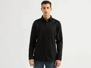 Men's Slim Fit Spread Collar Textured Shirts