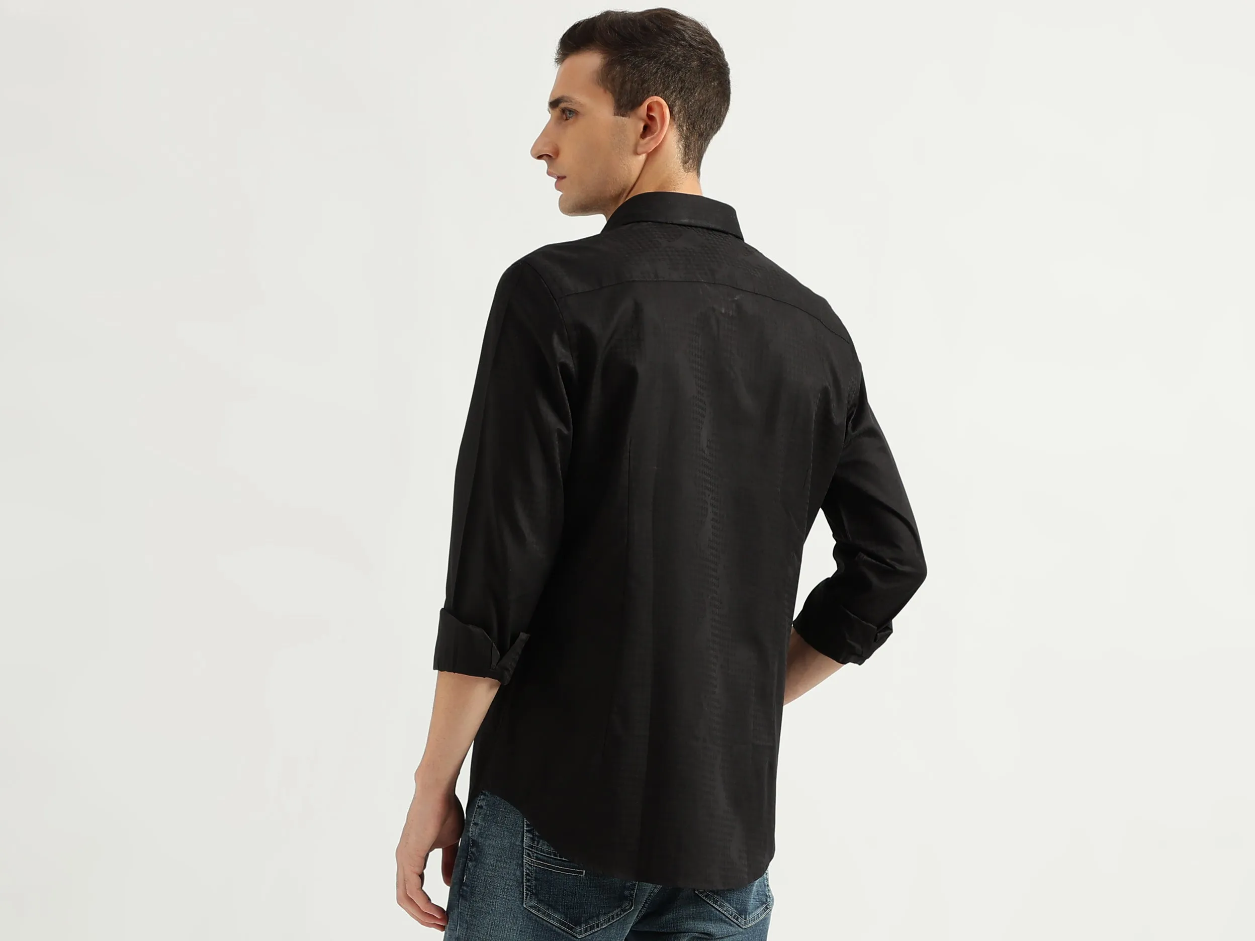Men's Slim Fit Spread Collar Textured Shirts