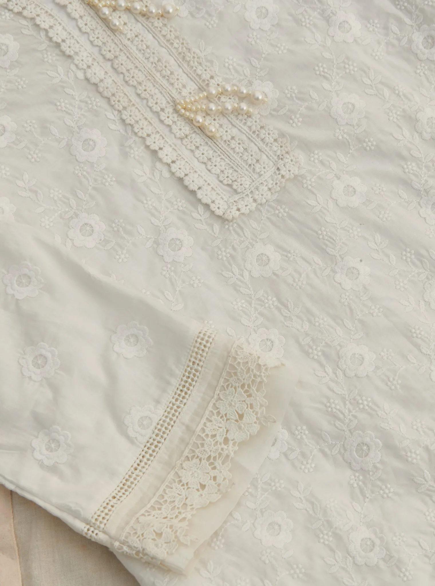 Mulmul Cotton Codli White Kurta With Mulmul Cotton Floral Lace Flared White Pant