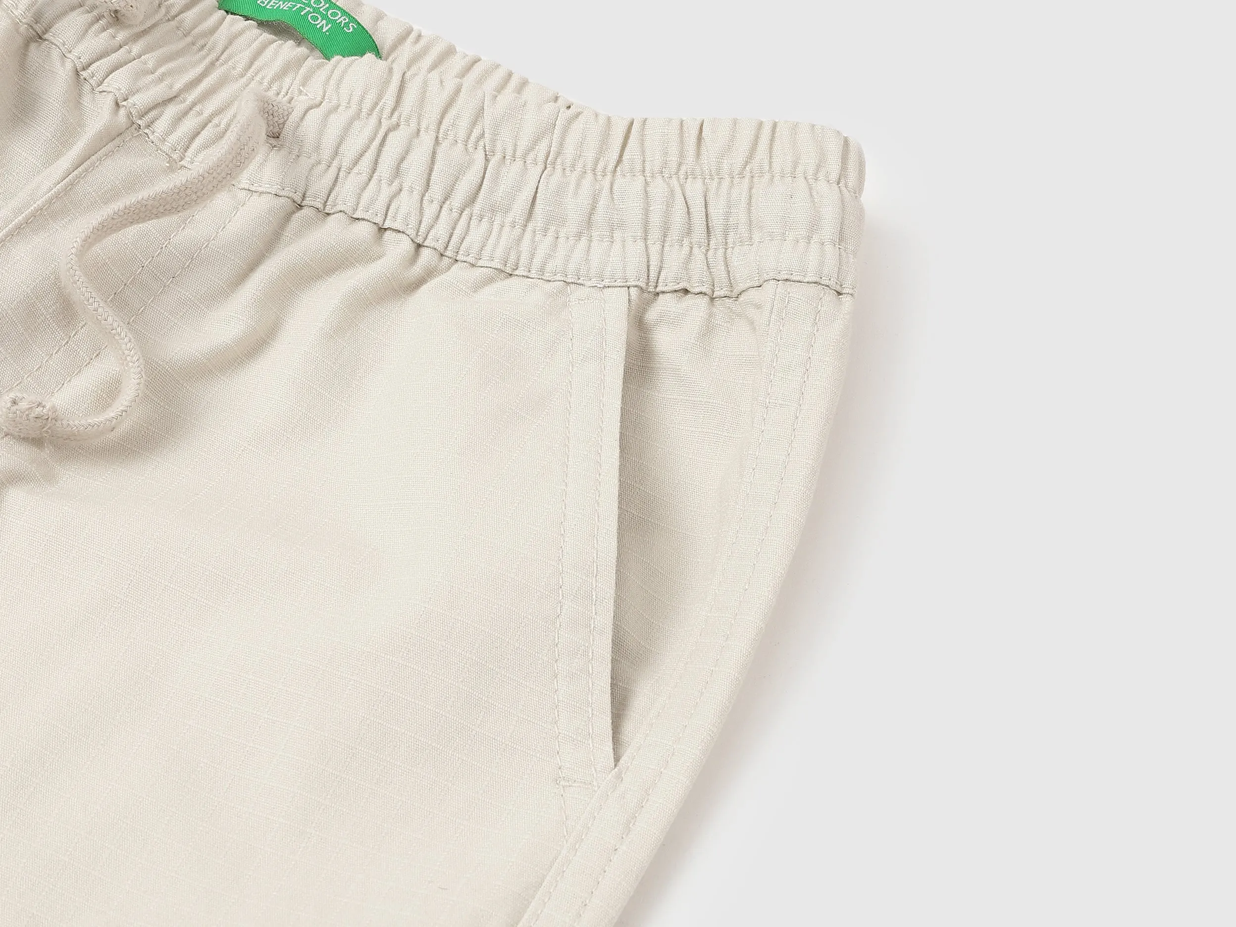 Solid Regular Fit Cargo Shorts