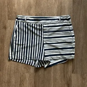 SPANX Sunshine 4&quot; Shorts