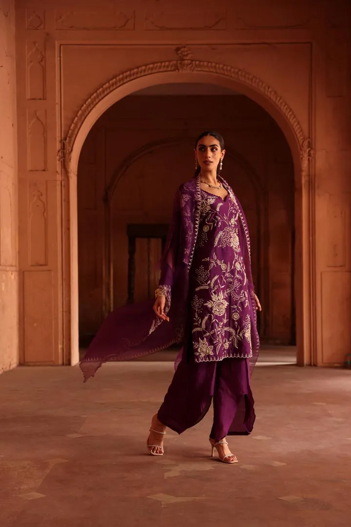 Tabeer straight suit