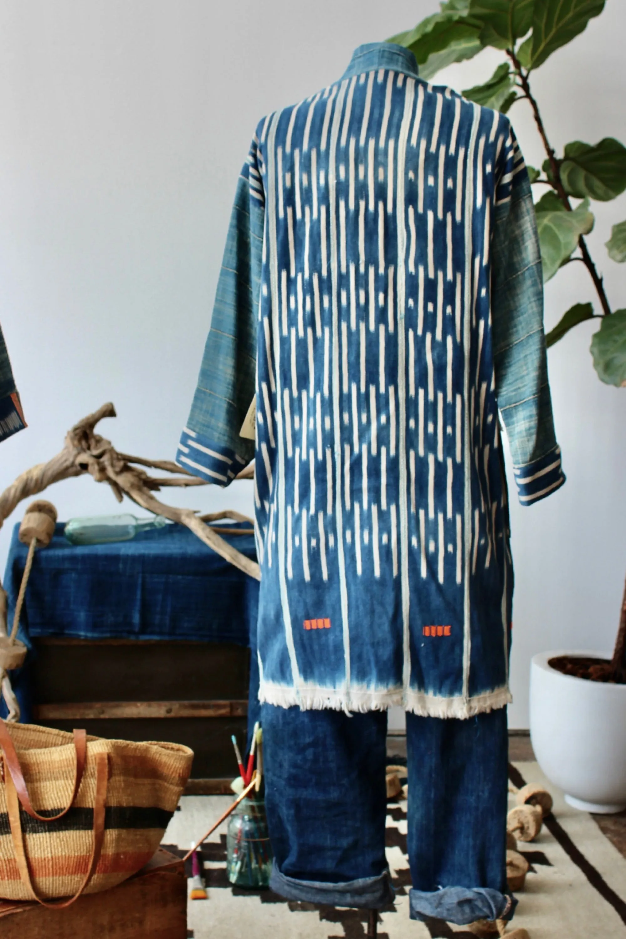 THF20 The Highlands Foundry Medium Indigo Ikat Duster