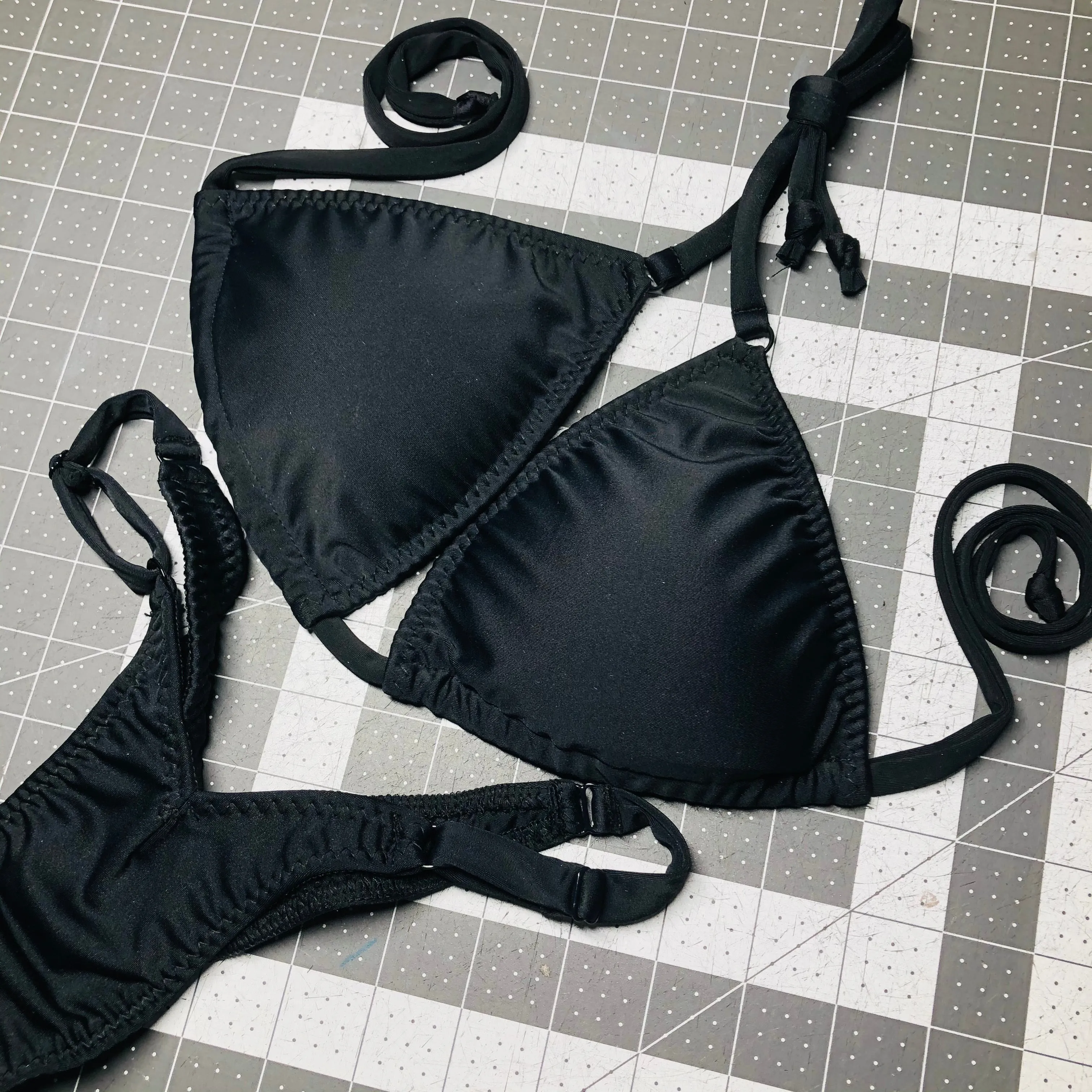 Wellness Posing / LBB 🖤 Little Black Bikini
