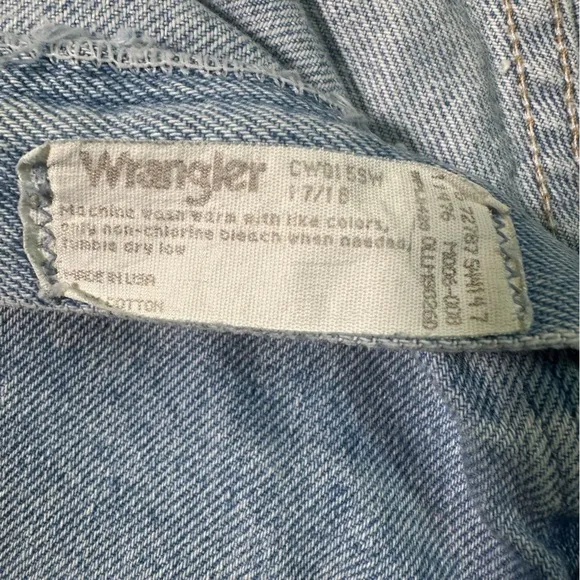 Women’s Vintage Wrangler USA Light Wash High Waisted CW015SW 80s Denim Shorts